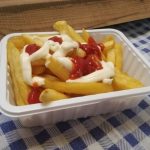 Patatine fritte ketchup e maionese